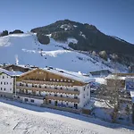 Hubertushof Hotel 3*