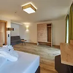 Hubertushof Hotel 3*