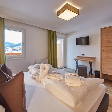 Hubertushof Ξενοδοχείο Σάαλμπαχ-Χίντεργκλεμ