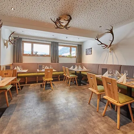 Hubertushof 3* Σάαλμπαχ-Χίντεργκλεμ